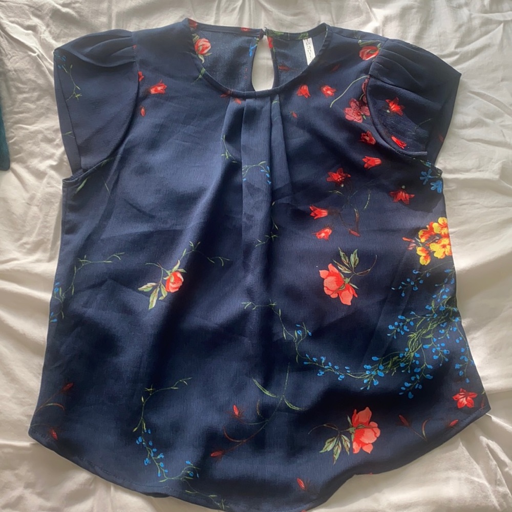 Ipantia blue floral blouse